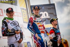 Tensfeld , 140724 , ADAC MX Masters

Im Bild: Brent van Doninck ( Belgien / Honda / JM HONDA RACING ), Jeffrey Herlings ( Niederlande / KTM / Red Bull KTM Factory Racing ) und Maximilian Nagl ( Deutschland / Honda / KMP Honda Racing powered by Krettek ) beim ADAC MX Masters

Foto: Steve Bauerschmidt